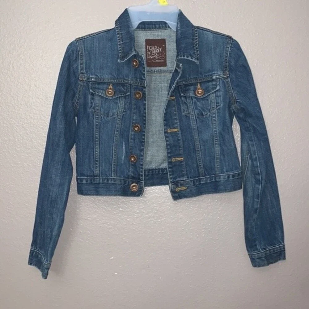 Old Navy Vintage Blue Jeans girl denim Jacket size Large. Medium wash.